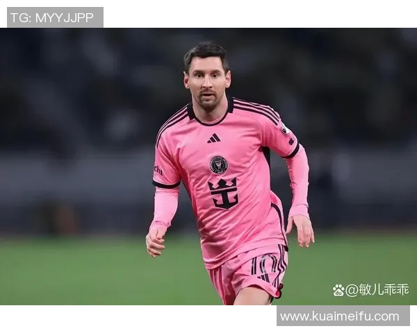 热爱足球的美女明星们与球场巨星的浪漫故事与激情瞬间 热爱足球的美女明星们与球场巨星的浪漫故事与激情瞬间