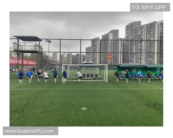 武汉足球队防守分析:优缺点与未来改进方向探讨 武汉足球队防守分析:优缺点与未来改进方向探讨