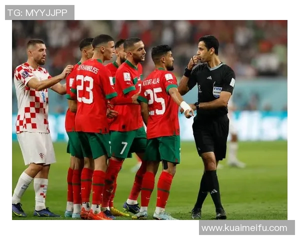 日本拍照足球明星盘点及其在球场外的魅力瞬间 日本拍照足球明星盘点及其在球场外的魅力瞬间